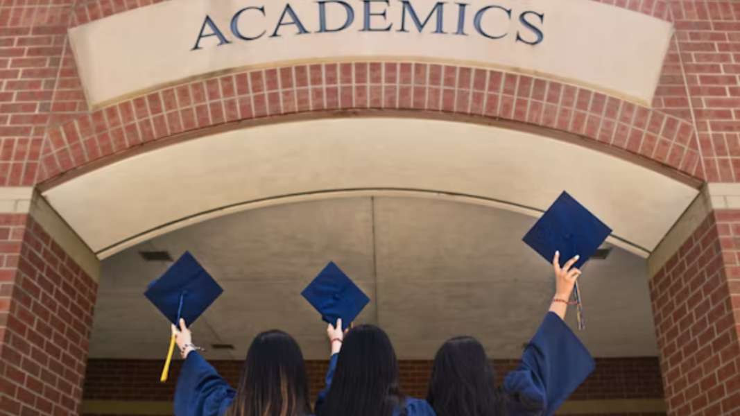 Top 5 Emerging Academic Degrees With High ROI in India (2025 Edition)
